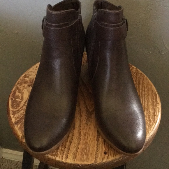baretraps women's ankle boots